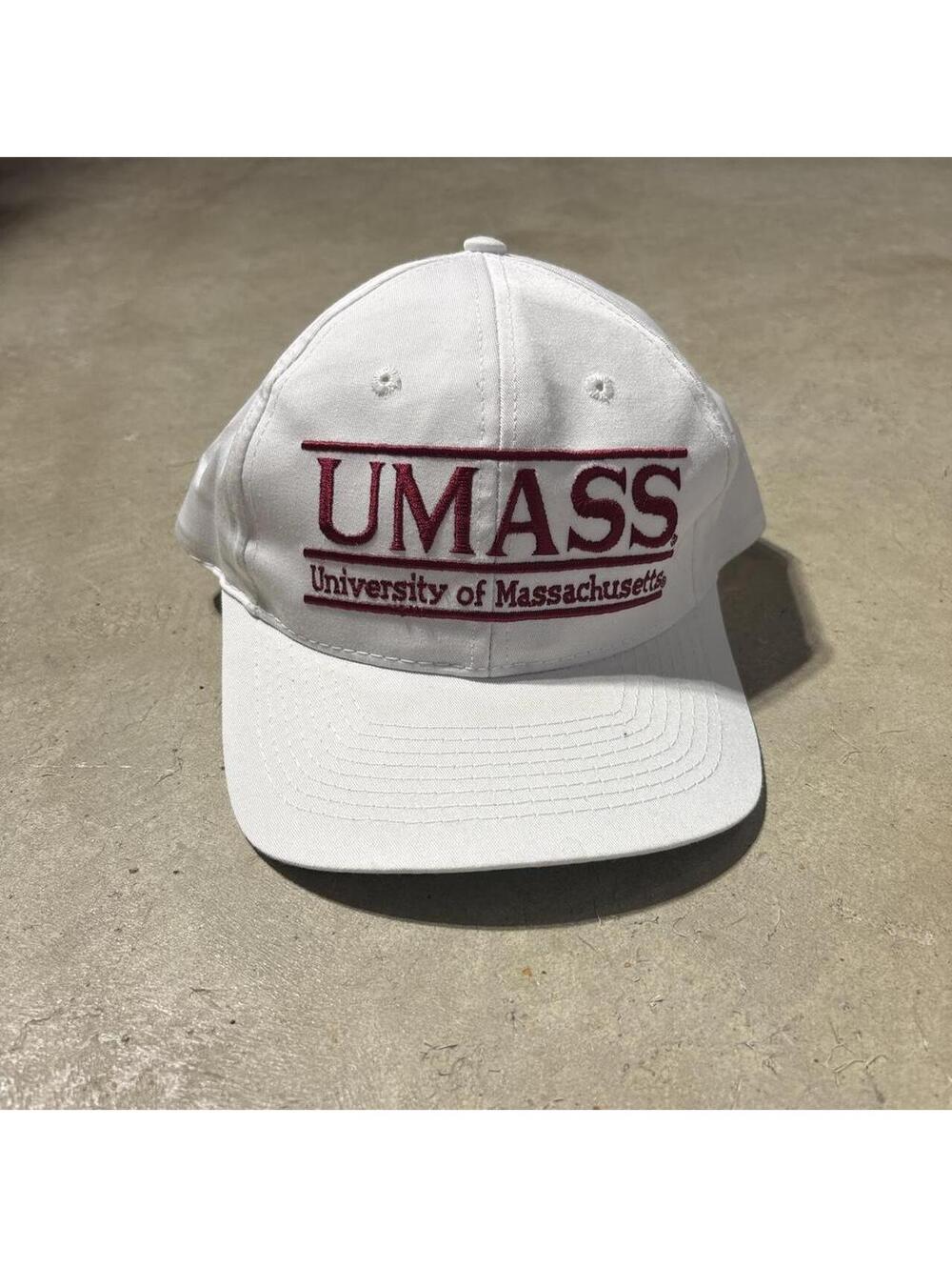 Vintage 90s UMass University Massachusetts White Snapback Hat Cap The Game